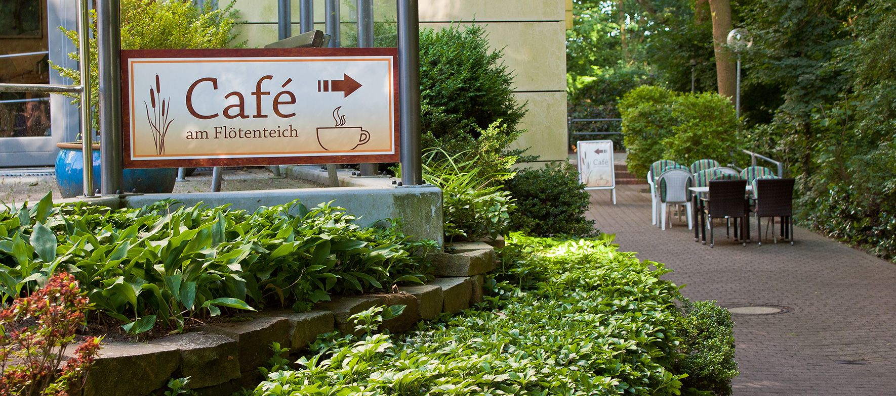 Eingang zum Café am Flötenteich in Oldenburg - Altenwohnzentrum Haus am Flötenteich